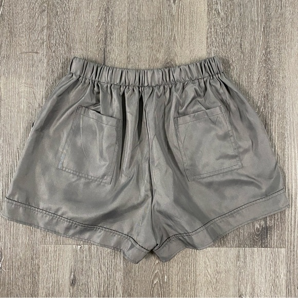 Unbranded Safari Army Green Shorts Women’s size 2XL Elastic Waistband Silk - Picture 4 of 4